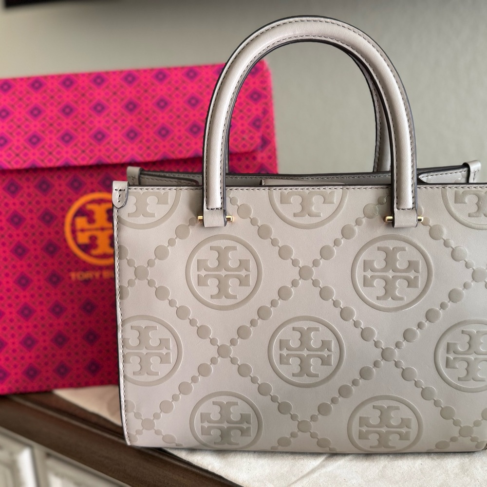 Brand New Authentic Tory Burch T monogram Embossed Leather Shoulder Bag!